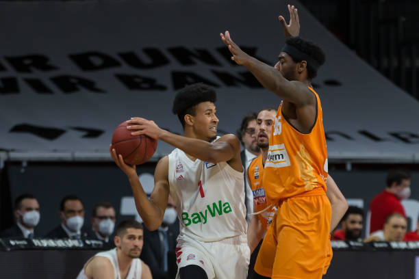 他在黑山国 他在黑山国